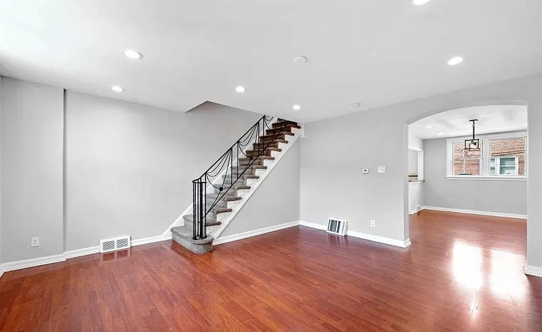 3 bed, 1352 sqft, $1,850 — Photo 2
