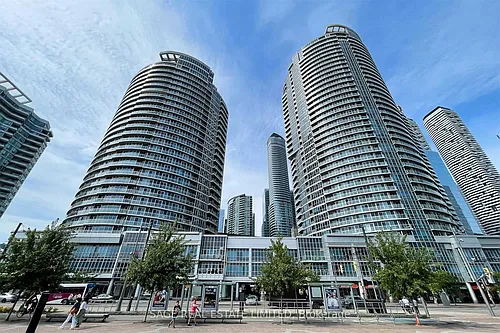 218 Queens Quay W #1711 Photo 1