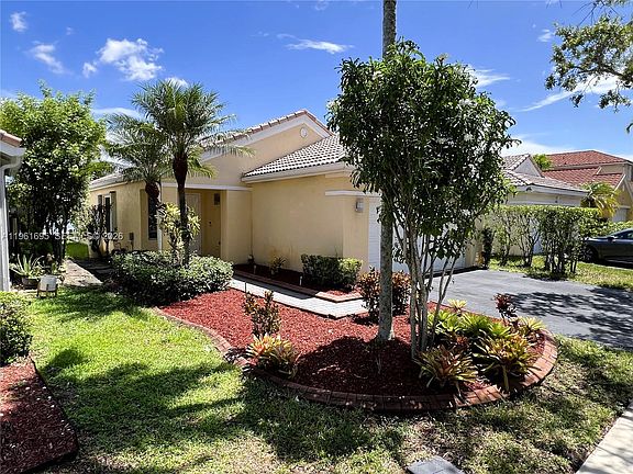 2nd image of 1605 Salerno Cir