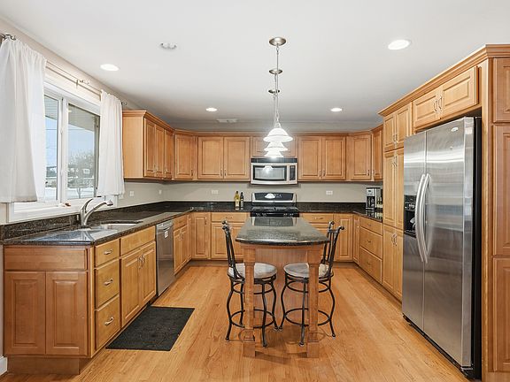 5th image of 8440 W 91st St #0