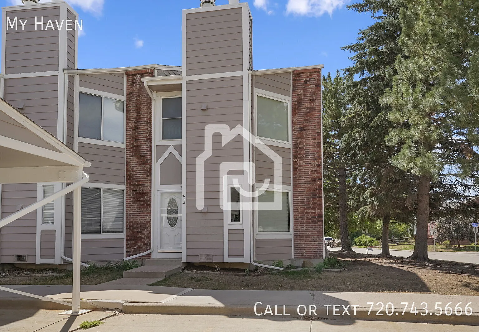 Spacious 2 Bed Townhome with Parking in Lake Arbor — Photo 1