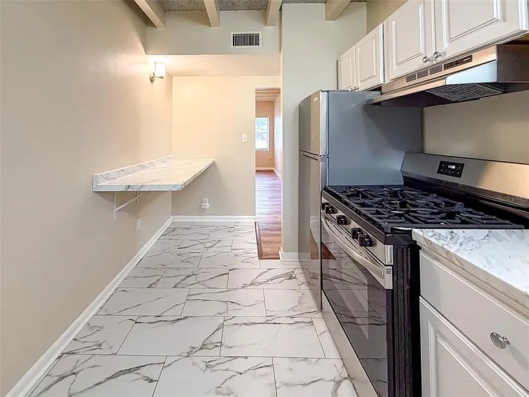 219 NW 3rd Ave #B — Photo 11