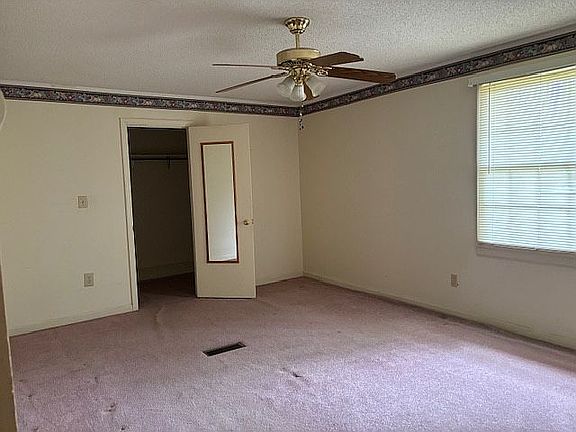 2nd image of 109 Edgewood Dr