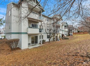 667 4th St NE APT L104, East Wenatchee, WA 98802