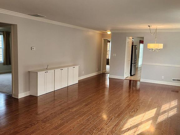 5th image of 1557 Emerson Dr
