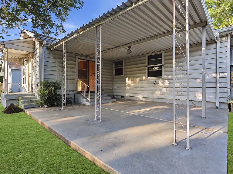 2204 Tierney Rd — Photo 17