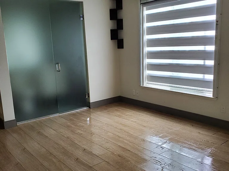609 Heatley Ave — Photo 11