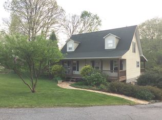 24 Sandhurst Dr, Asheville, NC 28806