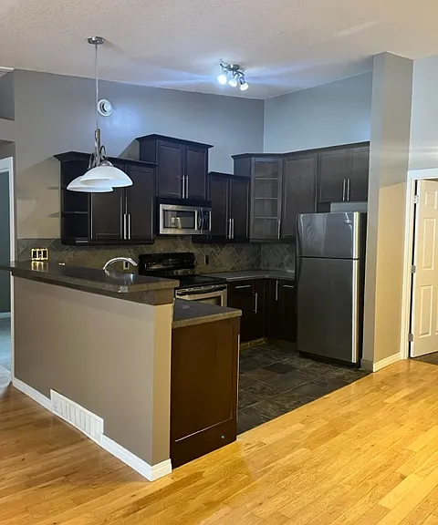 366 Boundary Ave N #1 — Photo 8
