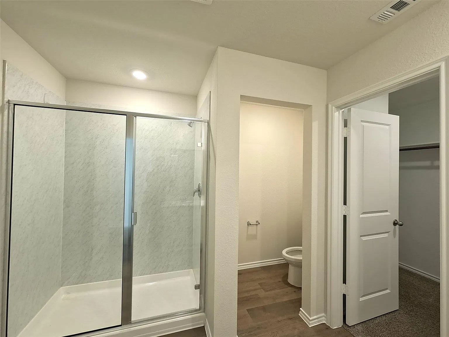 3 bed, 1450 sqft, $2,200 — Photo 3