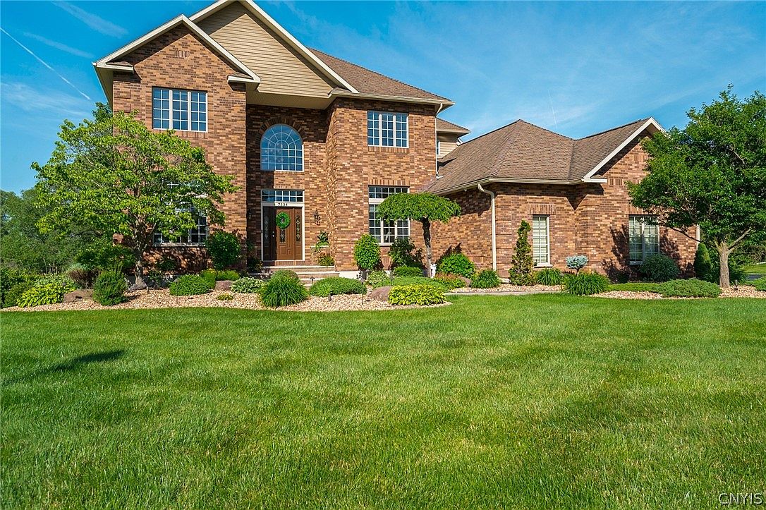 7534 Plum Hollow Cir, Liverpool, NY 13090 Zillow