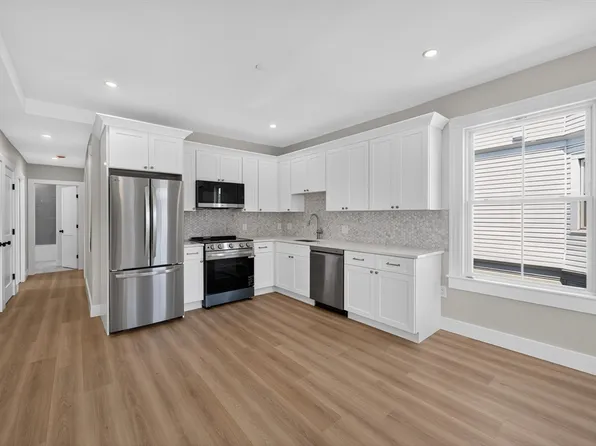 533 Washington St #4, Dorchester Center, MA 02124