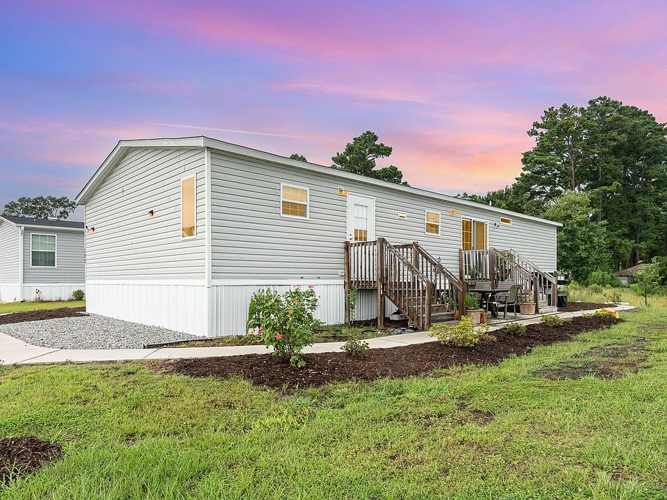 1st image of 123 Shetland Woods Dr.