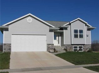 2724 Shaman Ave SW, Cedar Rapids, IA 52404