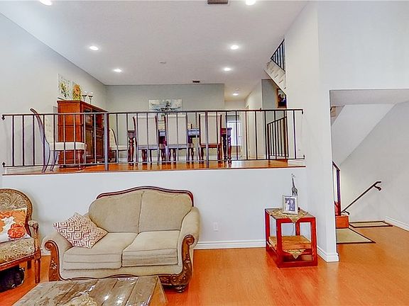 4th image of 17803 Devonshire St Unit 2