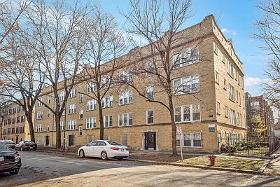 1933 W Winona St #1 — Photo 3