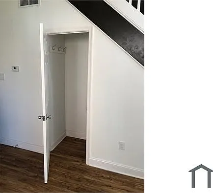 708 Chain St — Photo 12