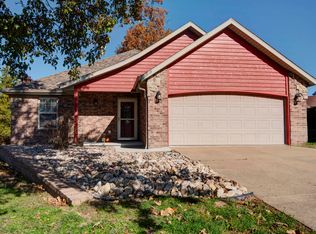 150 Oak Ridge Ave, Branson, MO 65616