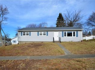40 Delwood Rd, Stratford, CT 06614