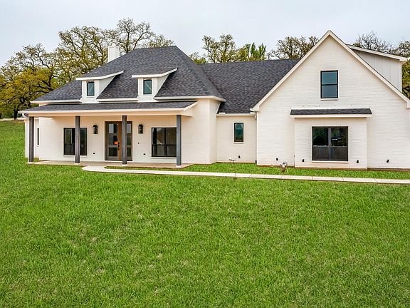 3rd image of 111 Grace View Road