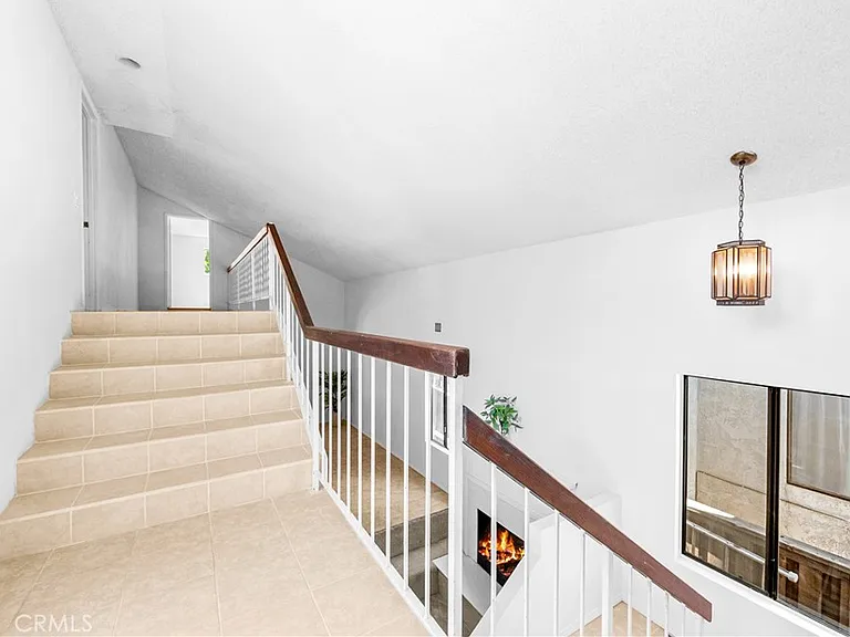 1407 Lakeside Ln — Photo 33