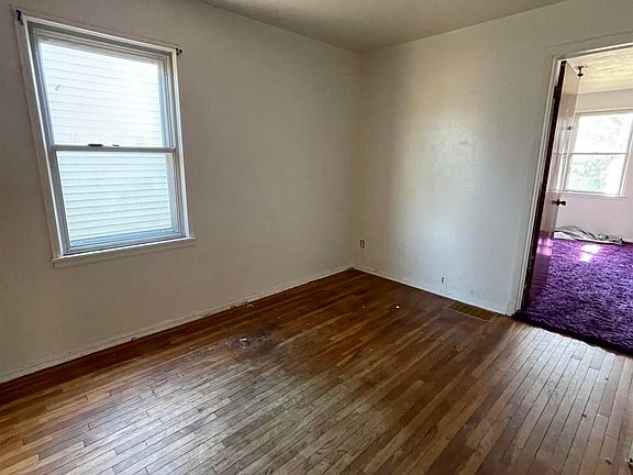 5th image of 2920 W Alice Ave