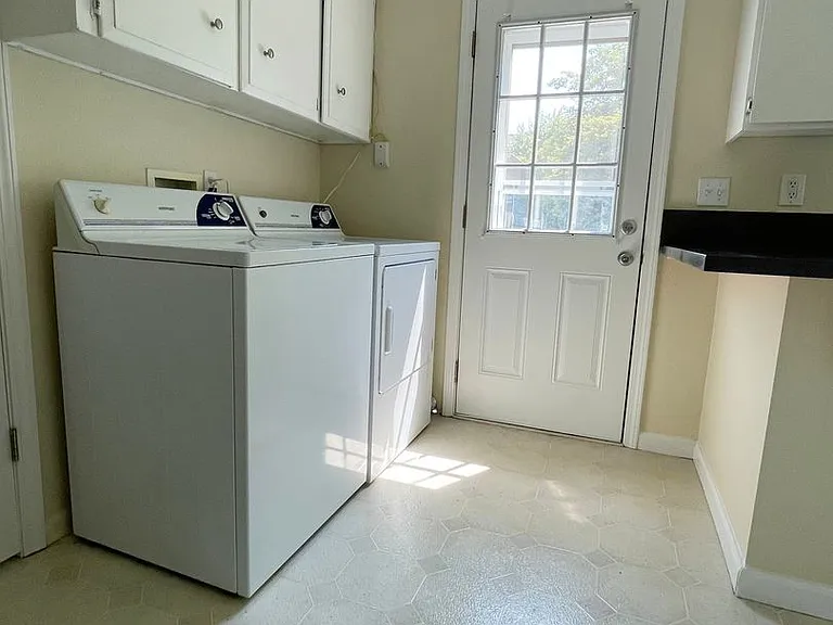 8880 SW Cashmur Ln #A — Photo 5