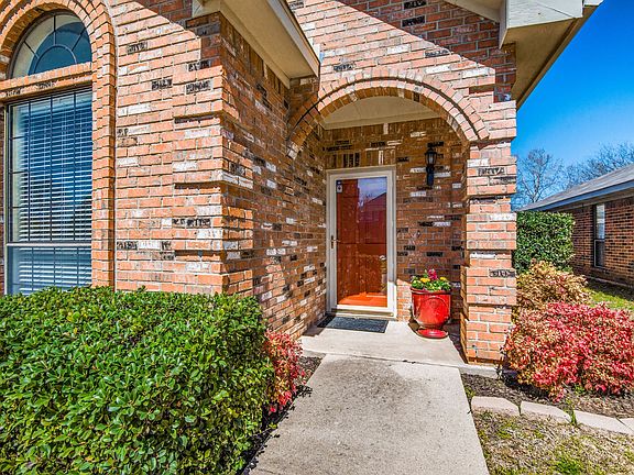 2115-greenview-dr-tx-carrollton-tx-High-Res-3.jpg