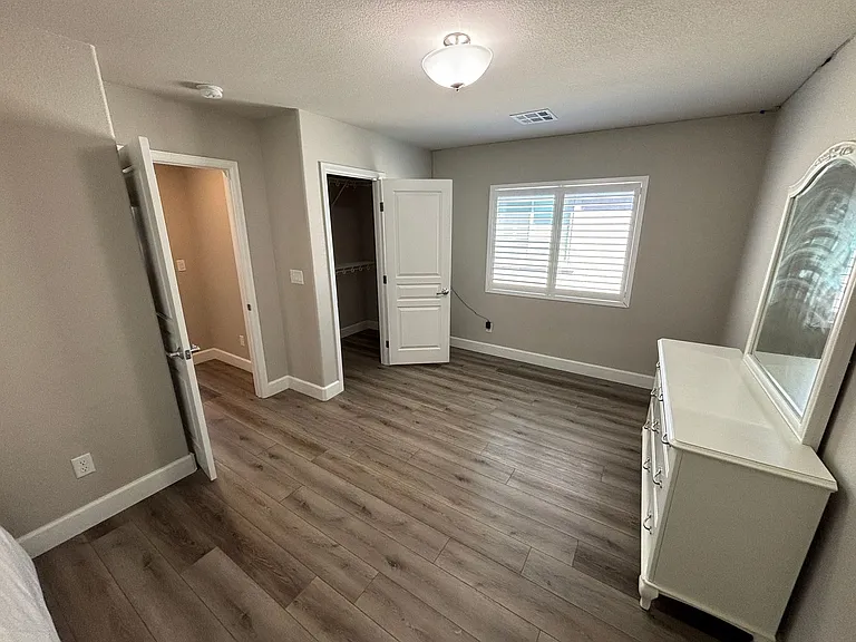 11194 Formosa Springs Ct — Photo 31