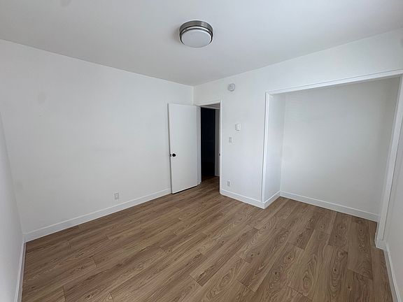 5th image of 942 S Burlington Ave APT 1
