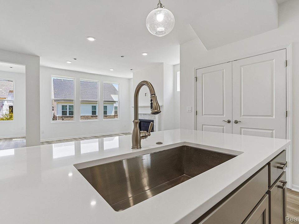 4048 Nottingham Cir, photo 16
