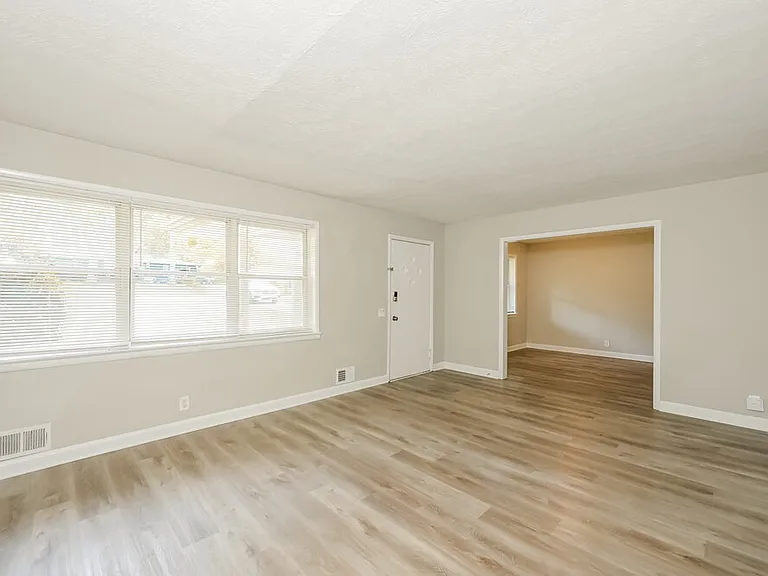 627 Grayson Pkwy — Photo 4