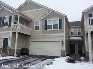 647 Arbor Cir, Lakemoor, IL 60051