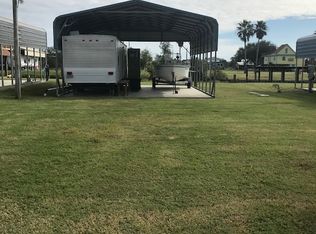 1124 Prides Ln, Crystal Beach, TX 77650