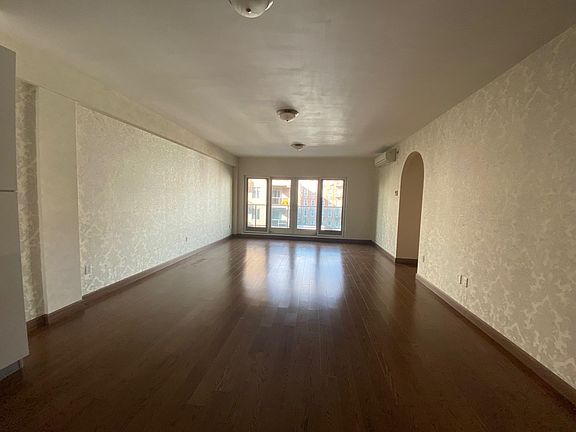 4th image of 1673 19th St #5