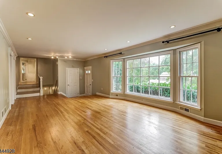 62 Candlewood Dr — Photo 5