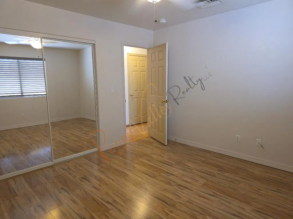 3329 Cypress St — Photo 4