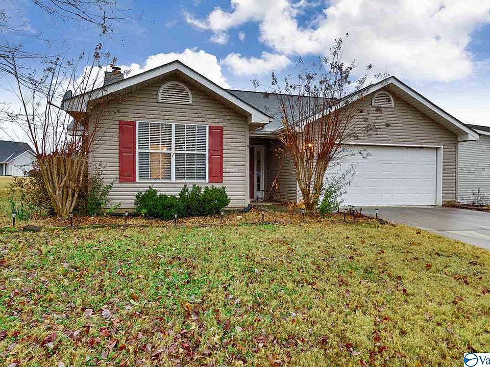 1st image of 215 Iron Wood Ct