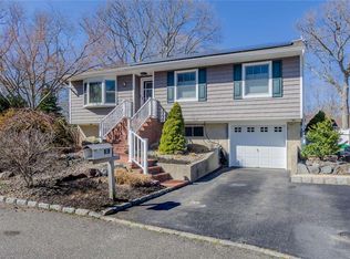 23 Oak St, Centereach, NY 11720