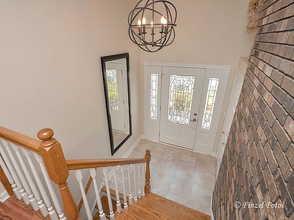 2nd image of 302 W Rosalie Ln