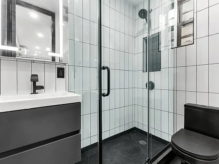 438 W 52nd St #Penthouse 12E — Photo 7