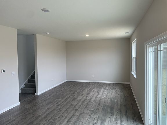 2nd image of 1407 Fairmount Dr