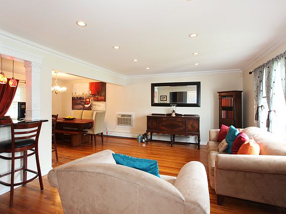 Lite & Brite W Hardwood Fls