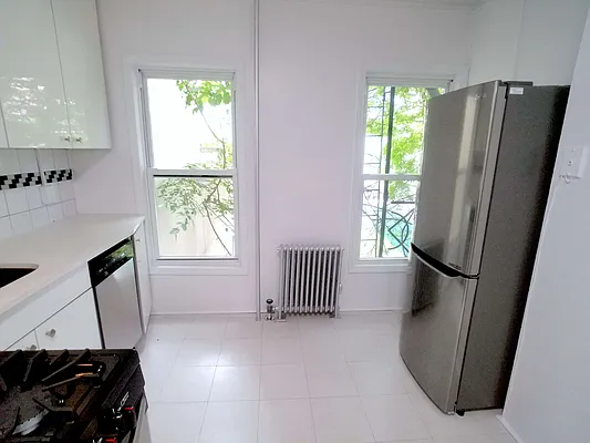 Rented by Compass | media 18