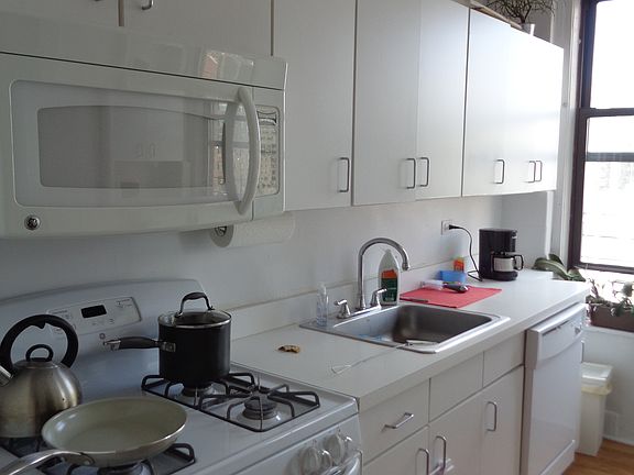 3rd image of 949 W End Ave #9AA