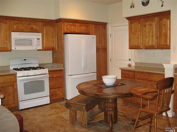 4th image of 190 Healdsburg Ave Unit B