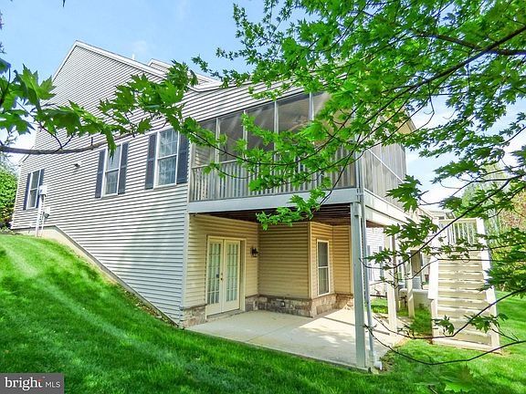 3rd image of 1742 Stone Hill Dr
