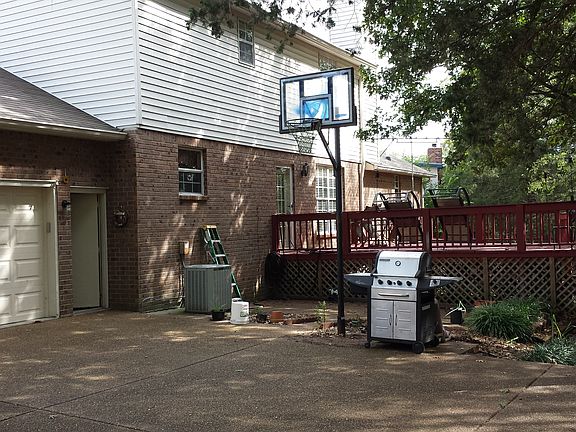 3rd image of 352 Clearlake Dr W