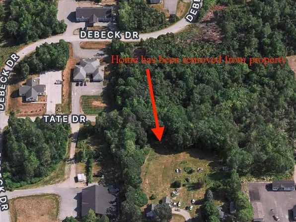 72 Main Road, Holden, ME 04429