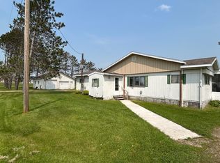 726 1st St E, Grand Rapids, MN 56636